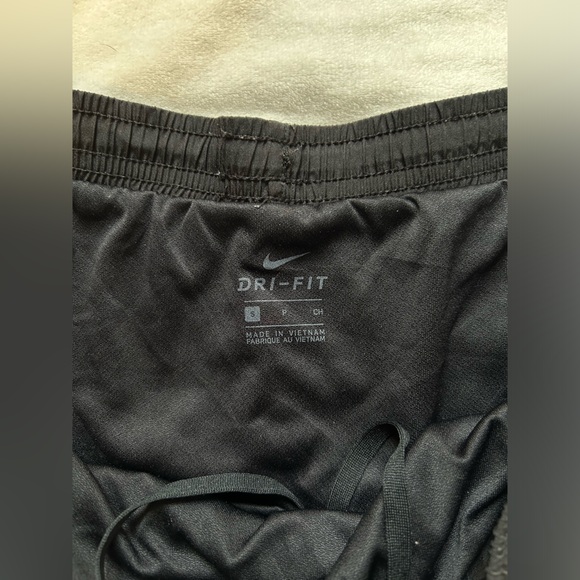 NIKE dri-fit running shorts - Picture 4 of 5